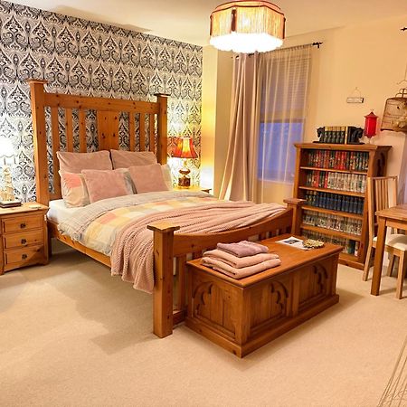 Upton Country Park Guest House Northampton Extérieur photo