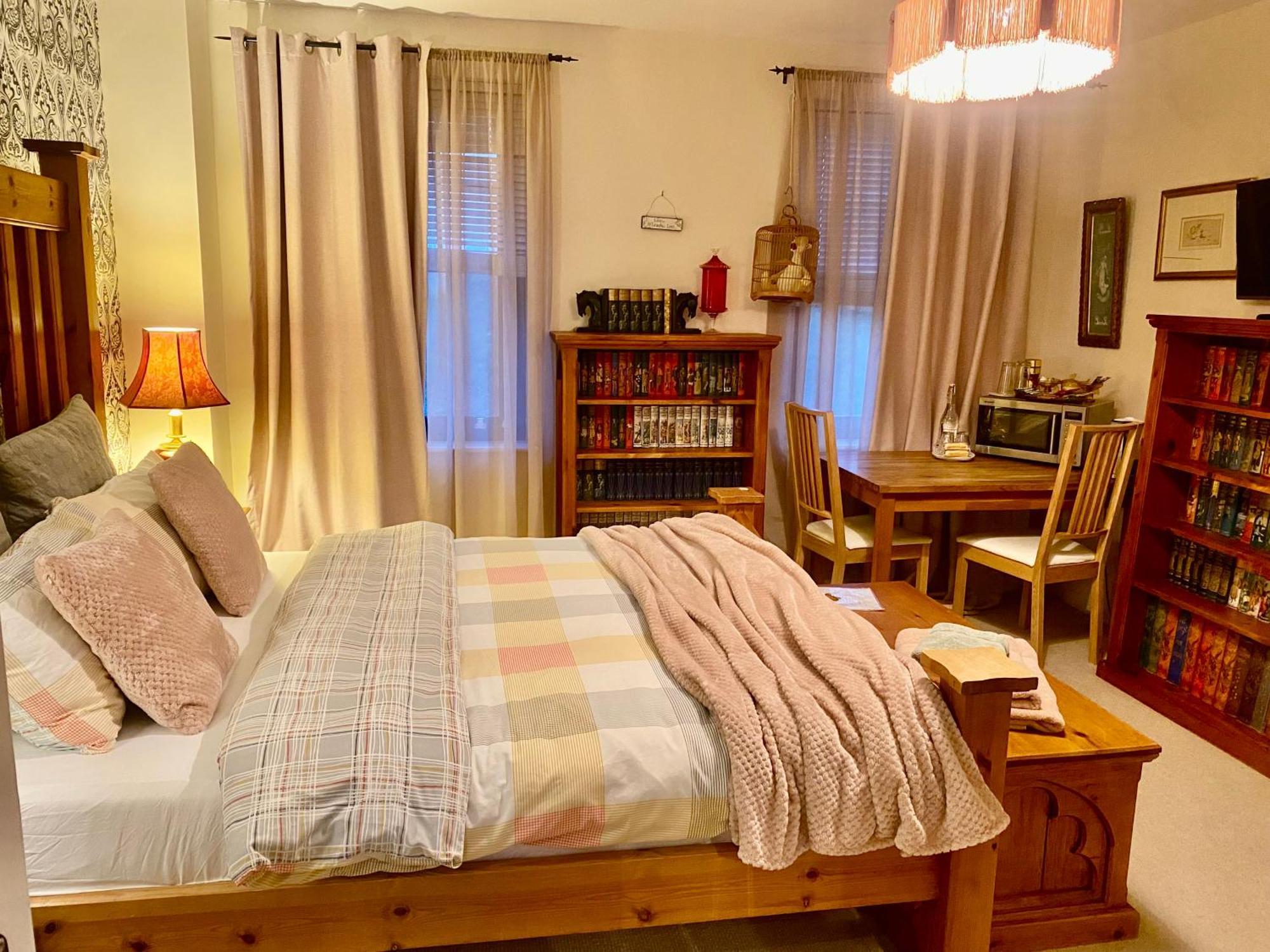 Upton Country Park Guest House Northampton Extérieur photo