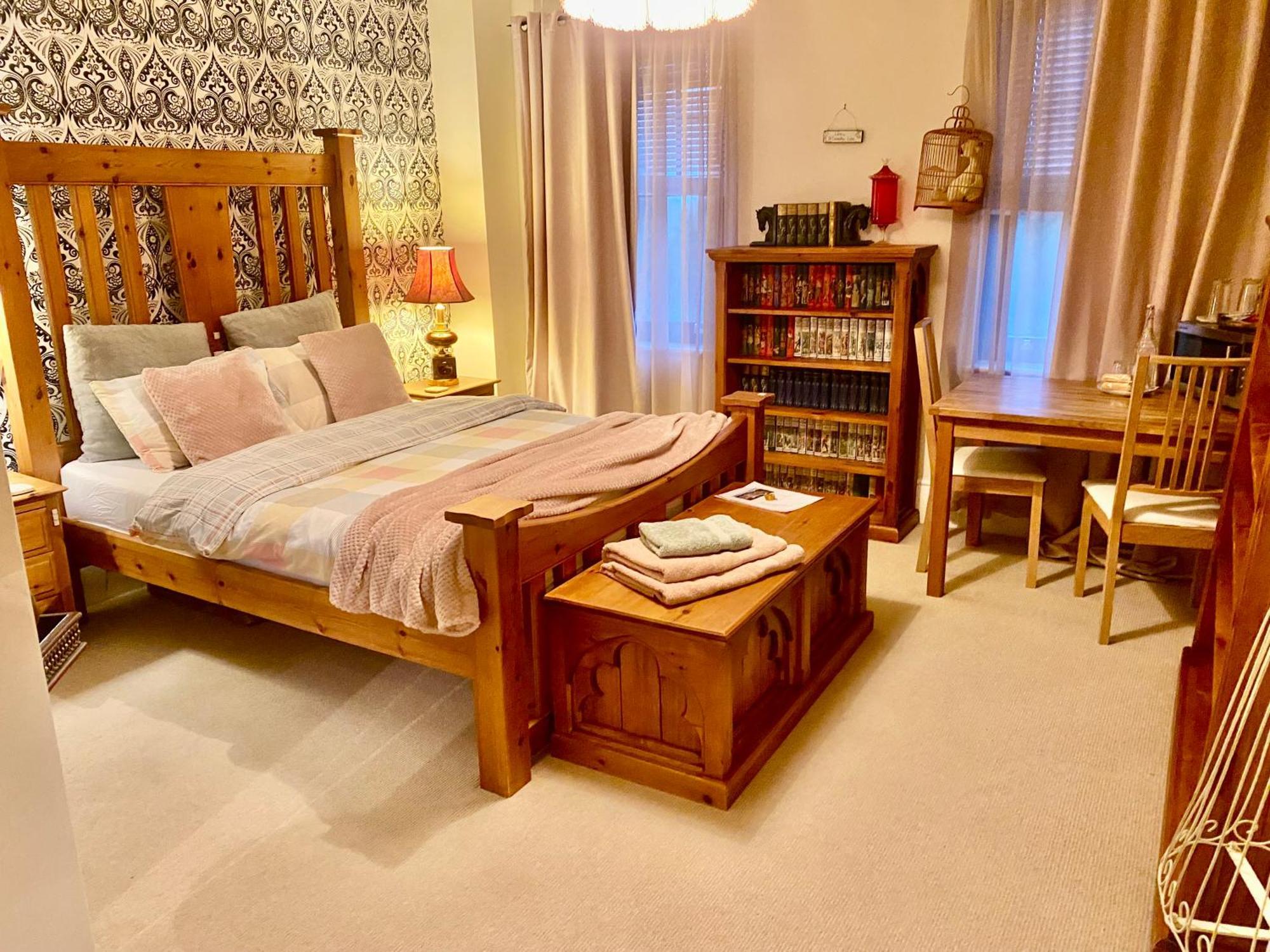 Upton Country Park Guest House Northampton Extérieur photo