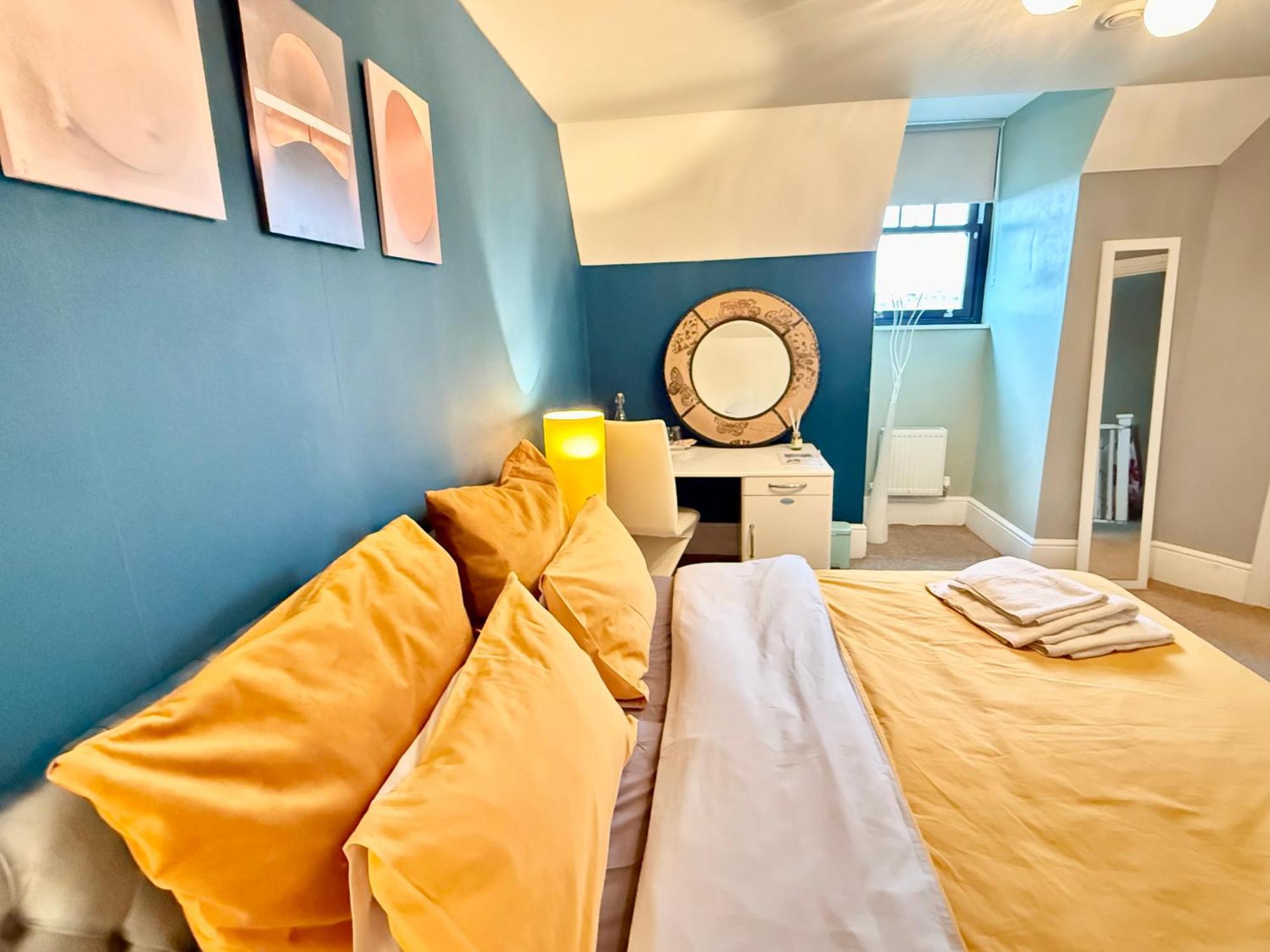 Upton Country Park Guest House Northampton Extérieur photo