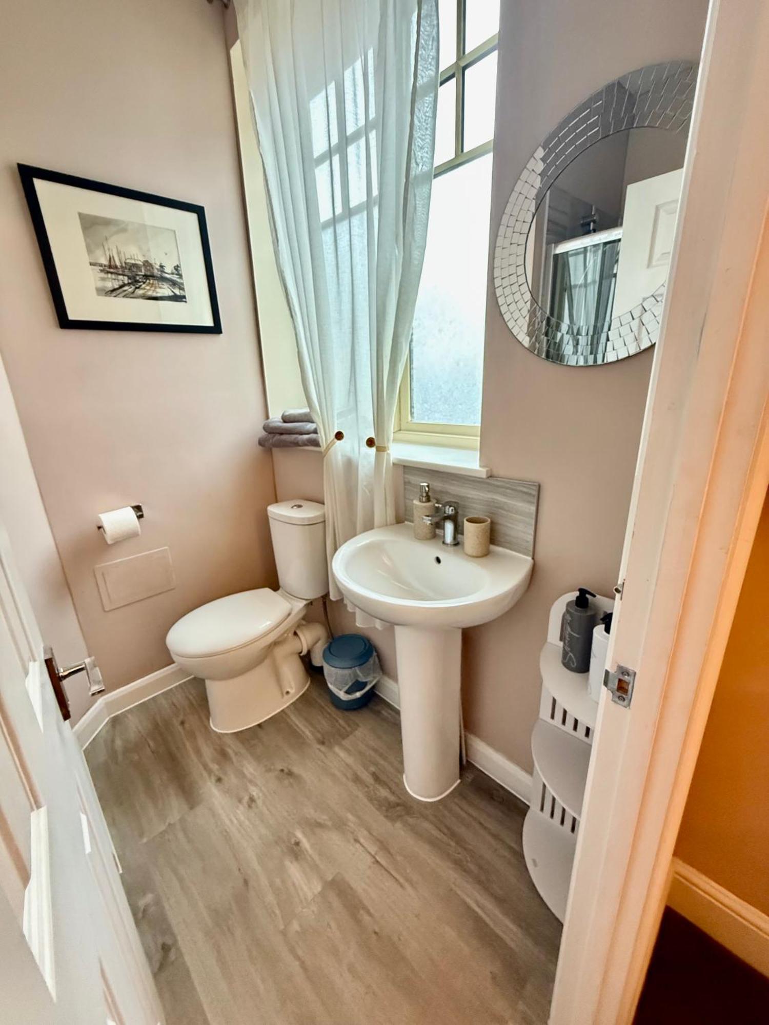 Upton Country Park Guest House Northampton Extérieur photo