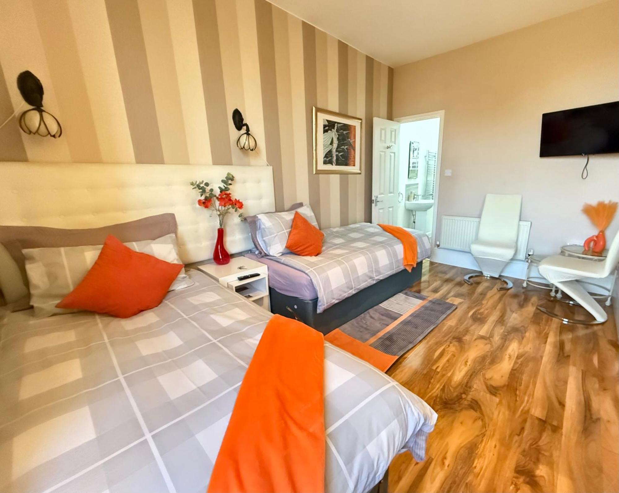Upton Country Park Guest House Northampton Extérieur photo