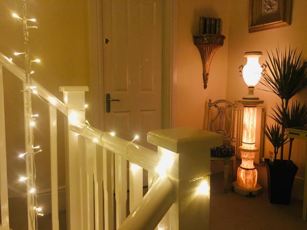 Upton Country Park Guest House Northampton Extérieur photo